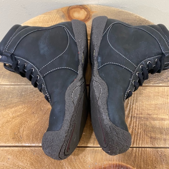 Womens Keen Black All Terrain Boots Size 9 - Picture 6 of 8